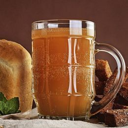 Квас светлый. Каравай