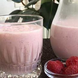 Йогурт с малиной  3,2% 500 мл.  Халяль